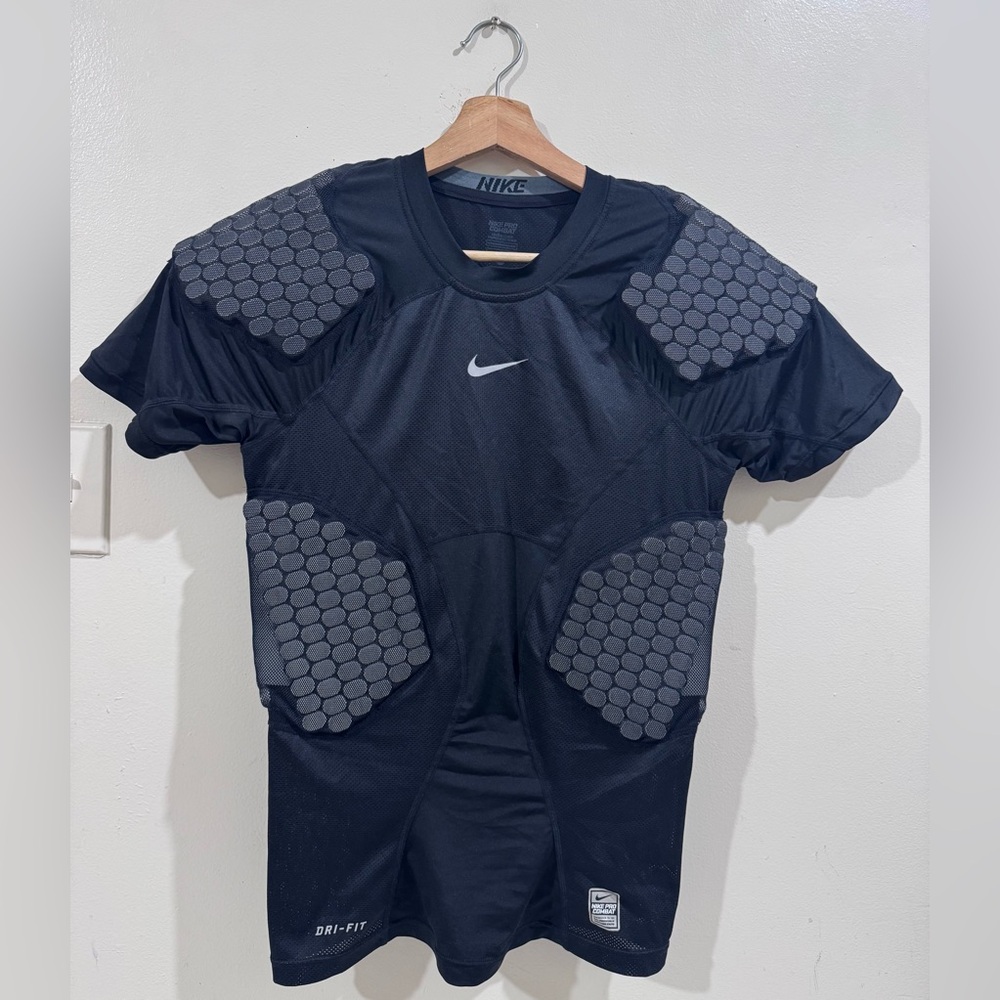 Nike Black and Gray Men's Short Sleeve Tee